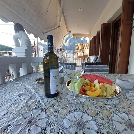 아파트 Areti's Garden 칼람파카