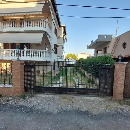 아파트 Areti's Garden 칼람파카