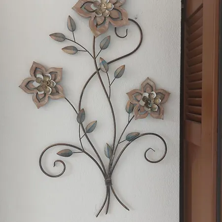 Areti's Garden Apartment *