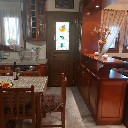 Areti's Garden Appartement *