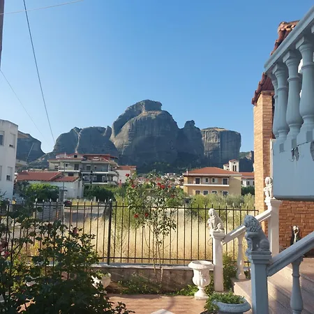 Areti's Garden 아파트 칼람파카