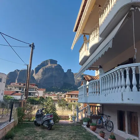 Areti's Garden 칼람파카