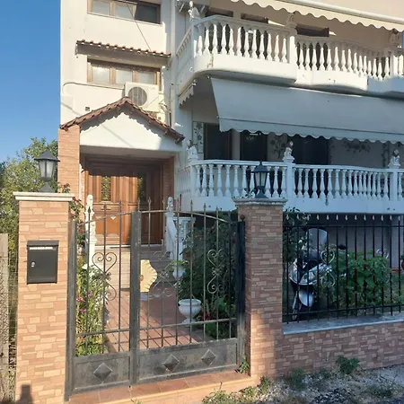 Areti's Garden Appartement *